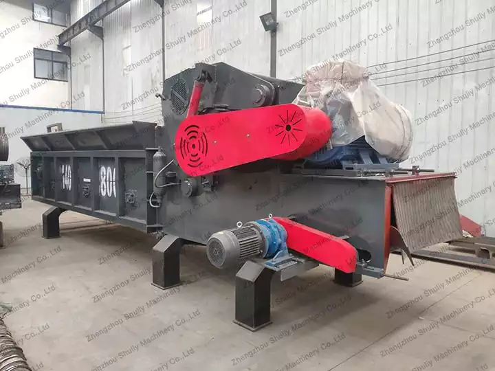 Large waste wood shredder transported to Bangladesh